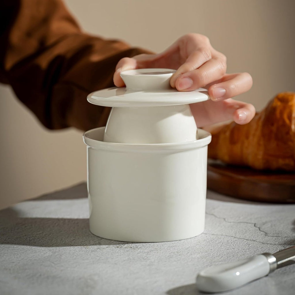 Butter dish - Ceramic - Butter storage box - Butter dishes - Butter dish - Butter pot - With lid - For spreadable butter - White