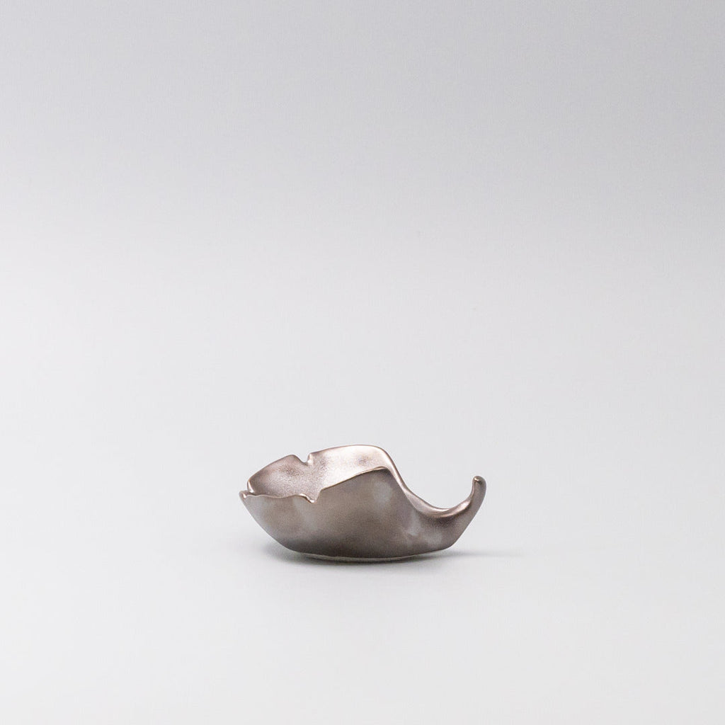 Gingko Leaf Sauce Dish 30ml Metallic Lustre Glaze